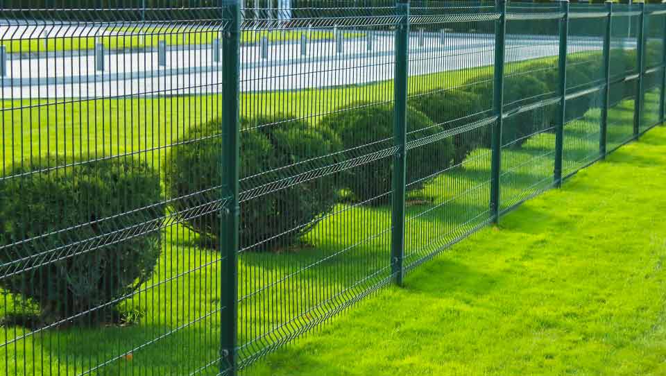 Entretien jardin - HOFFMANN ÉLAGUEUR 49 Paysagiste, jardinier : espaces verts : Taille des haies, tonte de vos pelouses, création paysagère jardin. Angers, Maine-et-Loire (49)